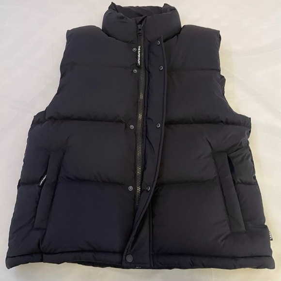 Aritzia The Super Puff Men’s Vest - Picture 6 of 7